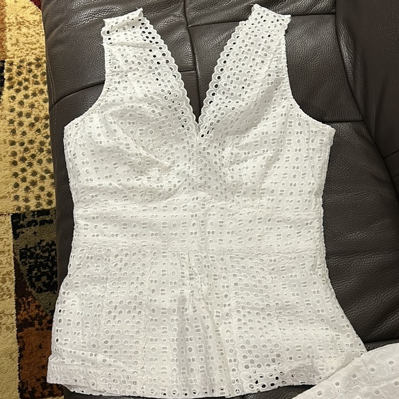 Eyelet lace top and skirt - Picture 4 of 5